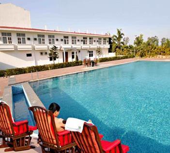 Gajraula Haveli Resort Экстерьер фото